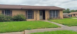 10323 Kittrell St, Houston, TX 77034