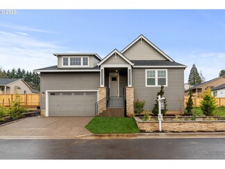 613 SW 7th St, Dundee, OR 97115