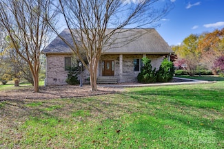 1071 Caleb Setzer Rd, Newton, NC 28658