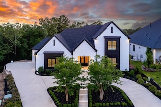 203 Haywood Dr, Little Rock, AR 72223