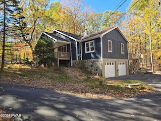 215 Aspen Dr, Milford, PA 18337