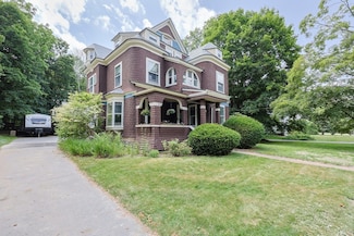 14 Baker St, Foxboro, MA 02035