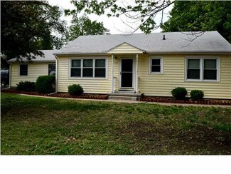402 E 1st St, Sedgwick, KS 67135
