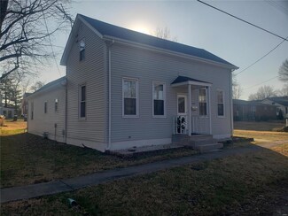 403 S Johnson St, New Athens, IL 62264