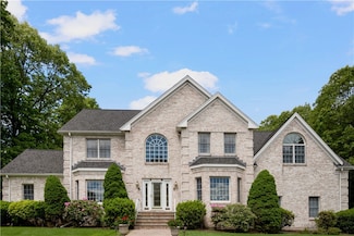 6 Paddock Dr, Lincoln, RI 02865