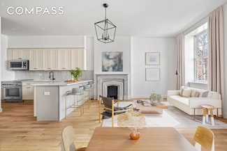 119 Henry St Unit 3, Brooklyn, NY 11201