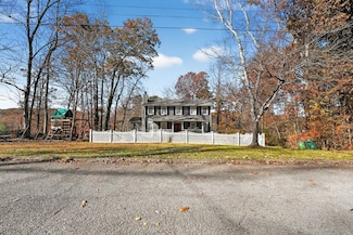 3301 Gumstand Dr, Powell, TN 37849