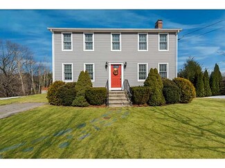 10 Cobblestone St, Cumberland, RI 02864
