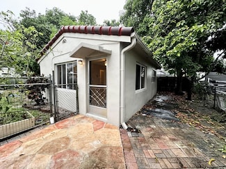 10335 NW 26th Ave, Miami, FL 33147