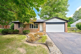 23460 Meadowbrook Rd, Novi, MI 48375