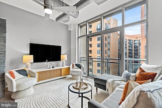811 4th St NW Unit 810, Washington, DC 20001