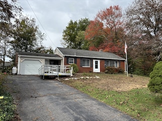 12 Bayberry Hill Rd, Norwich, CT 06360