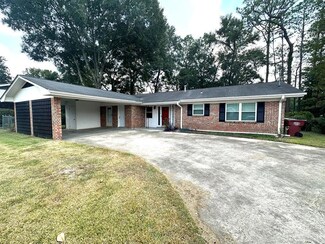 1110 Stemwood Dr, Picayune, MS 39466