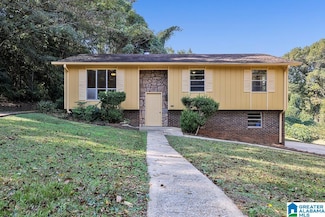 860 7th St SE, Graysville, AL 35073