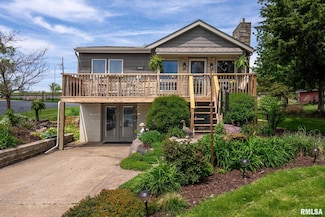 1401 Canal Shore Dr SW, Le Claire, IA 52753