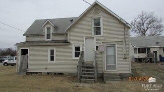 1603 N Washington St, Junction City, KS 66441