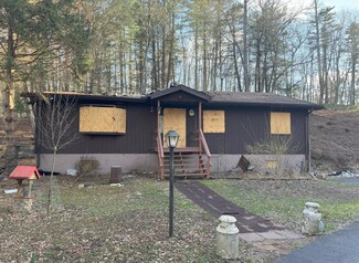 1131 Mink Ct, Bushkill, PA 18324