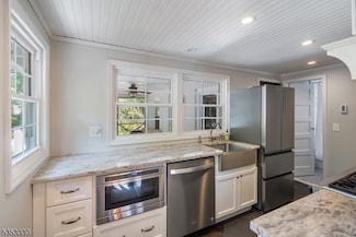 328 Emerson Ln, Berkeley Heights, NJ 07922