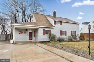 7 Indian Red Rd, Levittown, PA 19057