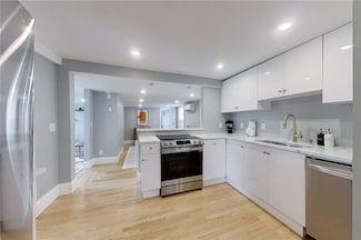 382 Spring St Unit 2, Newport, RI 02840