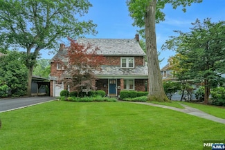 72 Ridge Rd, Ridgewood, NJ 07450