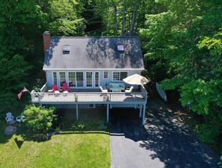 129 Memorial Dr, Winthrop, ME 04364