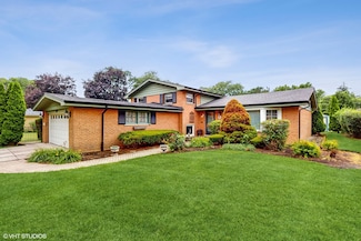 704 S Owen St, Mount Prospect, IL 60056