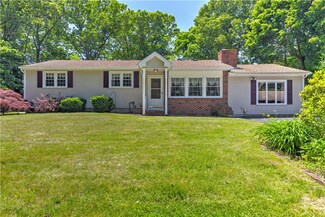 20 Peeptoad Rd, North Scituate, RI 02857