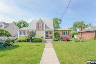 21 Gantner Ave, Elmwood Park, NJ 07407