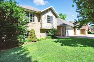 4939 S Prairie View Ave, Battlefield, MO 65619