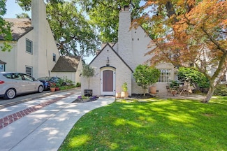2160 Markham Way, Sacramento, CA 95818
