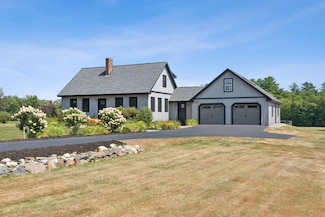 208 Pleasant St, Clinton, ME 04927