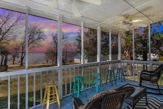 10165 Northlake Cir, Kemp, TX 75143