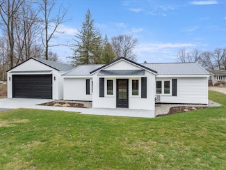 33177 Crystal Springs Rd, Grand Rapids, MN 55744