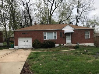 8829 Greenbrook Dr, Saint Louis, MO 63136