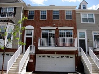 4 Swan Ct Unit TH, Jersey City, NJ 07305