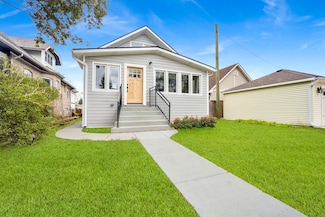 213 Ashland Ave, River Forest, IL 60305
