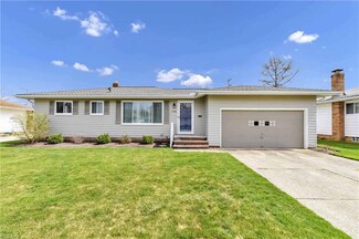 3945 W 214th St, Cleveland, OH 44126