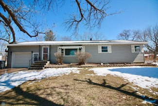 307 4th Ave SW, Hankinson, ND 58041