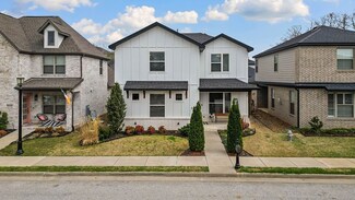 5215 S Brookhaven St, Rogers, AR 72758