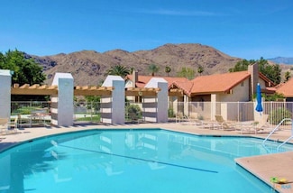 2350 Miramonte Cir E Unit E, Palm Springs, CA 92264