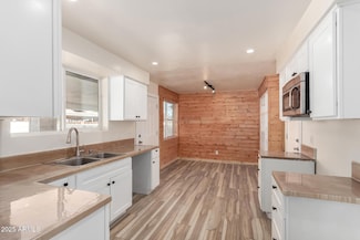 2908 N 54th Dr, Phoenix, AZ 85031