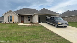 138 Madisonville Dr, Canton, MS 39046