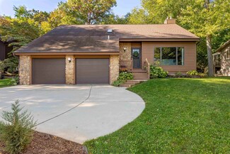 5615 Old Middleton Rd, Madison, WI 53705
