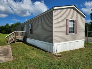 2 Juniper Ln, Pittsburg, KS 66762