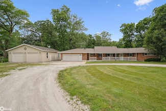 14064 155th St, Burlington, IA 52601