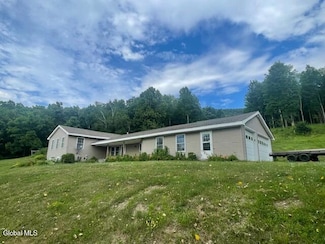 90 Mountain Rd, Greenwich, NY 12834