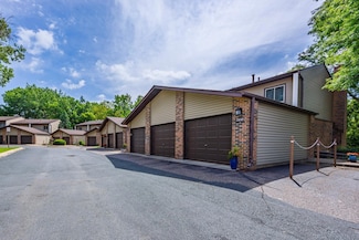 2442 Mendelssohn Ln Unit 430, Golden Valley, MN 55427