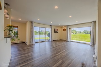 1919 Prairie Square Unit 12, Schaumburg, IL 60173