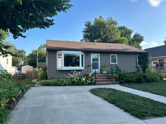 658 9th St SW, Huron, SD 57350